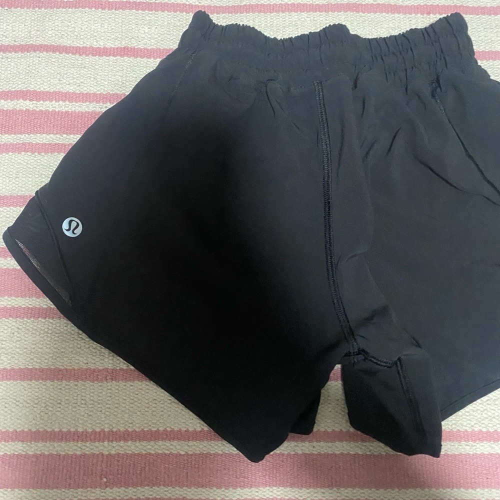 lululemon hottie hot shorts size 0, 2.5 inch inseam
